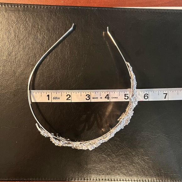 High Quality Glass Rhinestone Wedding Headband, Brand New. - Picture 6 of 7